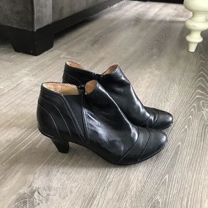 Sofft black ankle boots, sz. 8 1/2